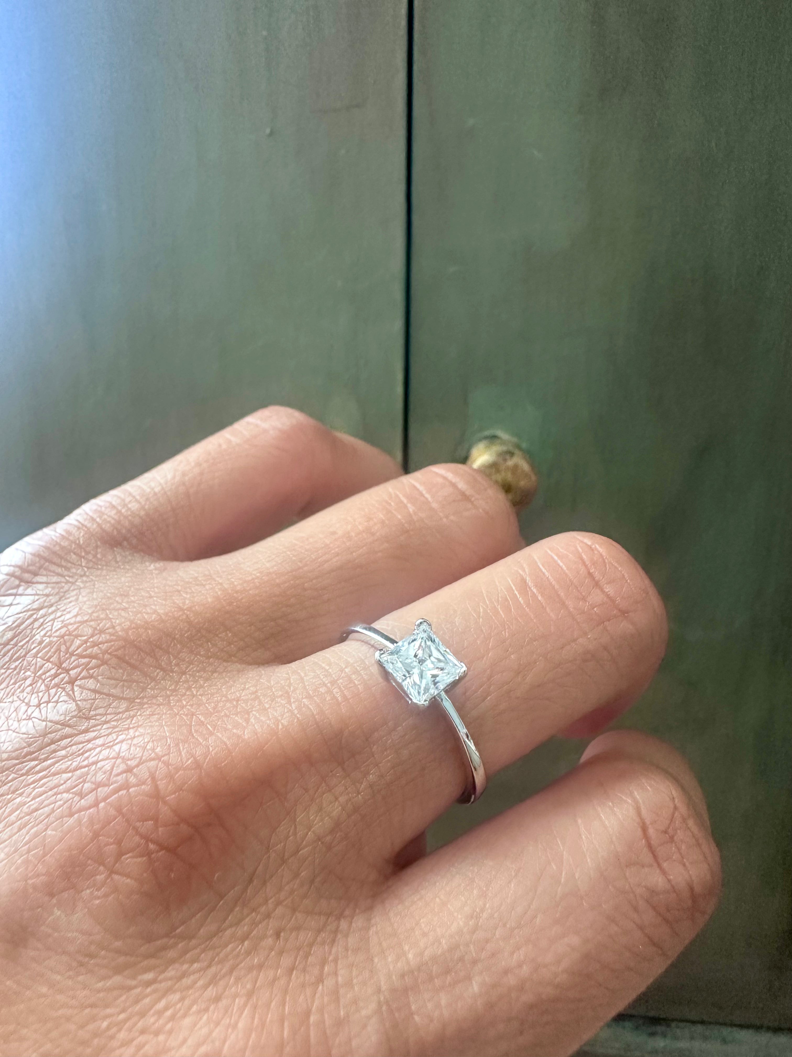 1.0ct Genuine Moissanite Diamond Ring w/ Solid 925 Silver Setting Size 8